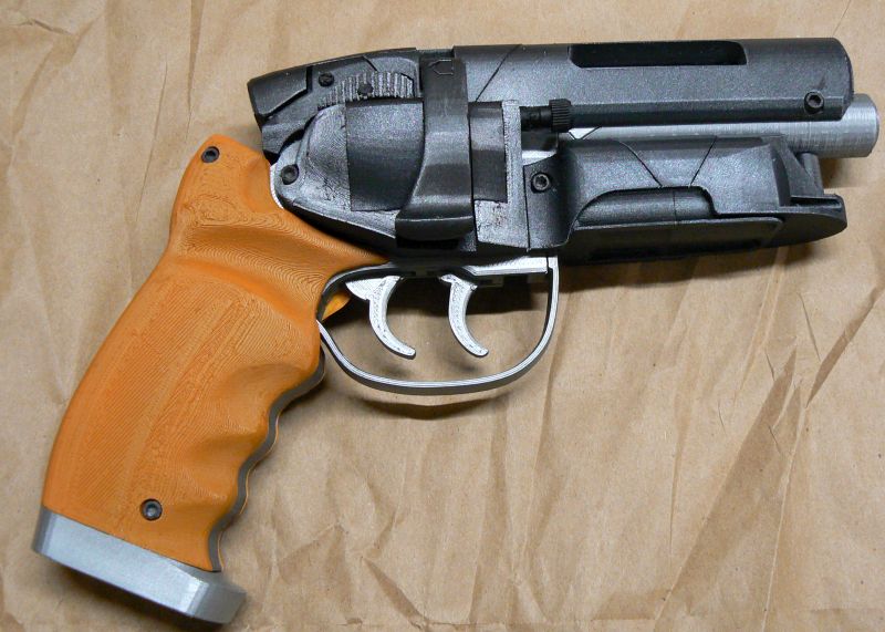 Deckards Blaster.jpg - Deckards Blaster.jpg -